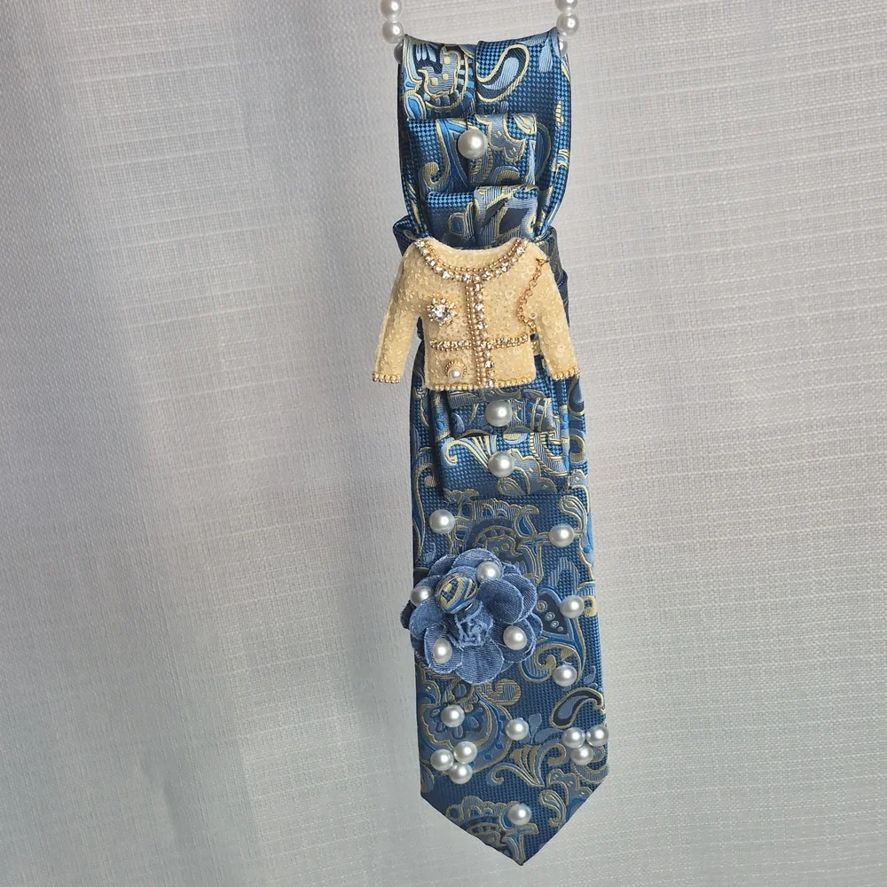 Handcrafted Luxury Fashion Necktie Necklace 📿 (BLUE LAGOON)